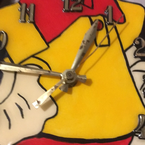 Mickey mouse shaped clock - Picture 3 of 13